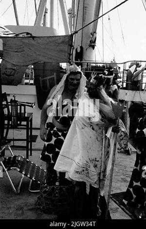 African trip, line -term acquisition: Bücher und Archivmaterial.35 Bilder in Serien. Das Foto wurde ungefähr 1961-09-02 aufgenommen. Linie für diejenigen, die den Äquator zum ersten Mal passieren. An Deck ist eine Szene vorbereitet. „König und Königin“. Stockfoto
