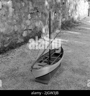 28. Frankreich. Fotojournal ist bei B.M.A. erhältlich + Fotoalben. Erwerb: Bücher und Archivmaterial. Fotos aufgenommen 1959-11-06,12 Bilder in Serie. Nach Angaben: Frankreich. Mittelmeerküste, Martigues, 6/11 -59. Modelle gewöhnlicher Fischerboote aus der Antike. Die Modelle, die im Besitz des Fischereiverbandes sind. Stockfoto