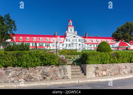 Vorderansicht des Hotels Tadoussac, Tadoussac, Quebec, Kanada Stockfoto