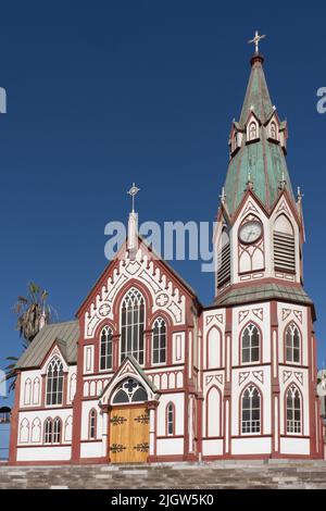 Die Kathedrale von Arica ist eine Kirche aus Metall, die in den Werkstätten von Gustave Eiffel in Frankreich gebaut wurde. Arica, Chile. Stockfoto