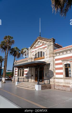 Das Haus der Kultur von Arica, früher das Haus der Zollanfertigung von Arica. Erbaut von den Gustave Eiffel Werkstätten im Jahr 1874. Arica, Chile. Das Gebäude war aus Vorstoff Stockfoto