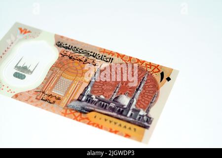 Selektiver Fokus der Vorderseite der neuen ersten ägyptischen 10 LE EGP zehn Pfund Kunststoff-Polymer-Banknote zeigt die große Moschee der Verwaltungshauptstadt Stockfoto