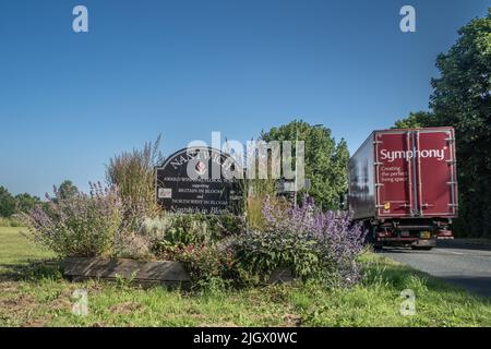 Nantwich willkommen in der Stadt mit Blumen sonnige Tageslandschaft, Ches. Stockfoto