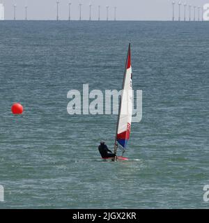 Mann der Kent Regatta eine Segelveranstaltung in Broadstairs, Kent Stockfoto