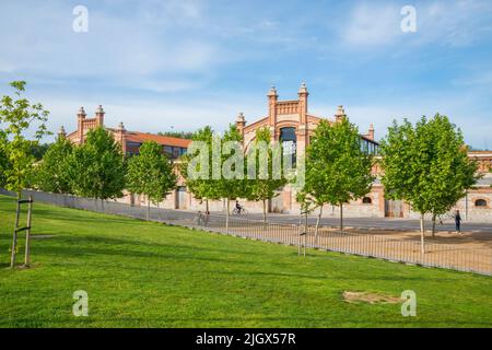 Alte Matadero Gebäude. Madrid Rio, Madrid, Spanien. Stockfoto