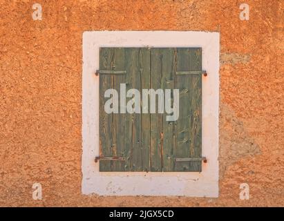 Alte traditionelle dalmatinische Fenster aus Zagora in Kroatien Stockfoto