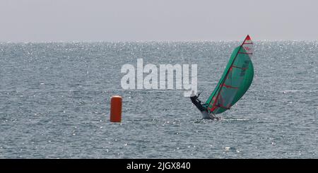 Mann der Kent Regatta eine Segelveranstaltung in Broadstairs, Kent Stockfoto