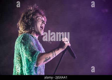 Irama während Irama Live 2022, Italienische Sängerin Musikkonzert in Codroipo (UD), Italien, Juli 12 2022 Stockfoto