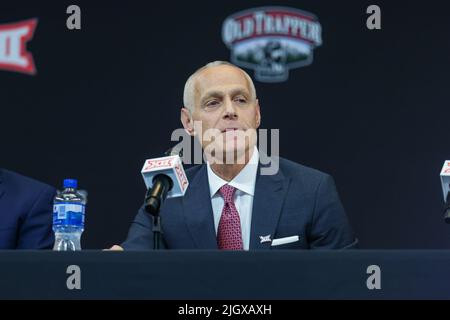 Der kommende Kommissar Brett Yormark spricht während des Medientages der Big 12 Conference am Mittwoch, den 13. Juli 2022 in Arlington, TX. (Mario Terrana / Bild von Sp Stockfoto