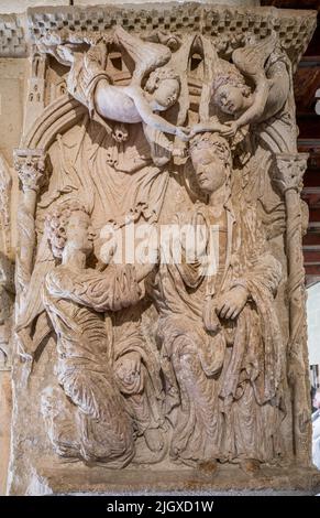 Romanischer Kreuzgang in der Abtei Santo Domingo de Silos, Kastilien und Leon, Spanien Stockfoto