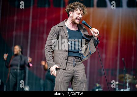 Glasgow, Großbritannien. 08.. Juli 2022. Tom Grennan tritt am 1. Tag des TRNSMT Festivals auf der Hauptbühne auf. 2022-07-08 . Kredit: Gary Mather/Alamy Live Nachrichten Stockfoto