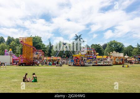 Jahrmarkt in Pump Room Gardens, The Parade, Royal Leamington Spa, Warwickshire, England, Vereinigtes Königreich Stockfoto