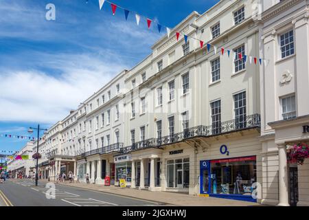 Regency-Architektur, The Parade, Royal Leamington Spa, Warwickshire, England, Vereinigtes Königreich Stockfoto