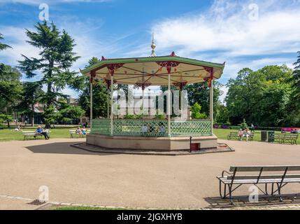 Viktorianischer Bandstand in Pump Room Gardens, The Parade, Royal Leamington Spa, Warwickshire, England, Vereinigtes Königreich Stockfoto