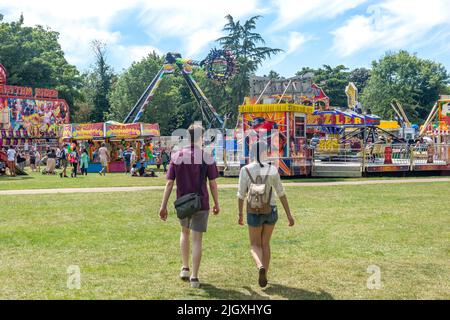 Jahrmarkt in Pump Room Gardens, The Parade, Royal Leamington Spa, Warwickshire, England, Vereinigtes Königreich Stockfoto