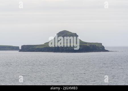 BAC Mòr aka The Dutchman's Cap, Insel auf den Treshnish Isles, Inner Hebrides, Schottland, Großbritannien Stockfoto