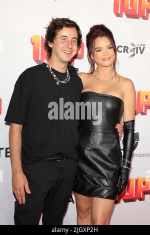 12. Juli 2022, Los Angeles, Kalifornien, USA: LOS ANGELES - 12. Juli: Nichola Coombe, Paris Berelc bei der Los Angeles-Premiere von Ã’1UPÃ“ in den TCL Chinese 6 Theatres am 12. Juli 2022 in Los Angeles, CA. (Bild: © Nina Prommer/ZUMA Press Wire) Stockfoto