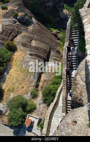 Der Meteora-Komplex besteht hauptsächlich aus Oligozän- und Miozän-Kieselsandsteinen und Pflastersteinen, der Rest sind hauptsächlich grobkörnige Sandsteine. Stockfoto