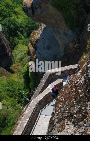 Der Meteora-Komplex besteht hauptsächlich aus Oligozän- und Miozän-Kieselsandsteinen und Pflastersteinen, der Rest sind hauptsächlich grobkörnige Sandsteine. Stockfoto