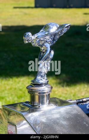 Die Skulptur „Spirit of Ecstasy“ auf Rolls-Royce Stockfoto