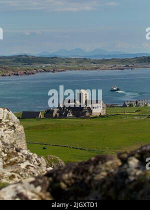 Iona Abbey vom Hügel Dun I, Insel Iona Stockfoto