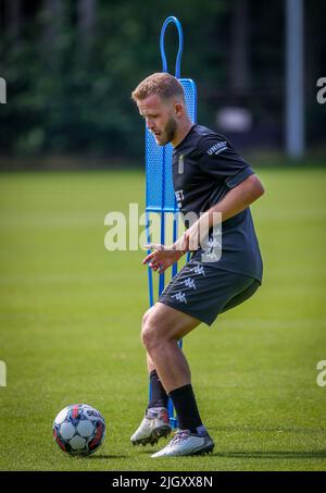 Garderen, Niederlande. 13. Juli 2022, Charlerois neuer Spieler Jonas Bager, der vor der Saison 2022-2023 am Mittwoch, dem 13. Juli 2022 in Garderen, Niederlande, in Aktion bei einer Trainingseinheit des belgischen Fußballteams der ersten Liga, Sporting Charleroi, abgebildet wurde. BELGA FOTO VIRGINIE LEFOUR Stockfoto