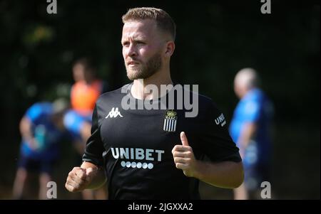 Garderen, Niederlande. 13. Juli 2022, Charlerois neuer Spieler Jonas Bager, der vor der Saison 2022-2023 am Mittwoch, dem 13. Juli 2022 in Garderen, Niederlande, in Aktion bei einer Trainingseinheit des belgischen Fußballteams der ersten Liga, Sporting Charleroi, abgebildet wurde. BELGA FOTO VIRGINIE LEFOUR Stockfoto