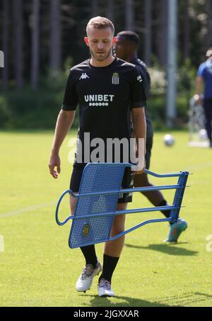 Garderen, Niederlande. 13. Juli 2022, Charlerois neuer Spieler Jonas Bager während einer Trainingseinheit des belgischen Fußballteams der ersten Liga Sporting Charleroi vor der Saison 2022-2023, Mittwoch, 13. Juli 2022 in Garderen, Niederlande. BELGA FOTO VIRGINIE LEFOUR Stockfoto