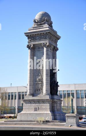 Soldiers and Seemanns Monument ist ein Beaux Arts Monument am Clinton Square in der Innenstadt von Syracuse, York State NY, USA. Stockfoto