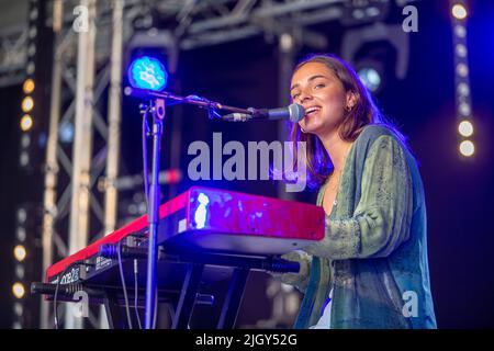 Tamzene tritt beim Cornbury Festival 2022 live auf Stockfoto