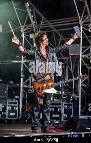 The Darkness treten beim Cornbury Festival 2022 live auf Stockfoto