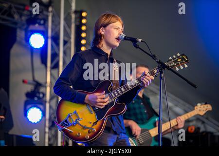 Toby Lee tritt beim Cornbury Festival 2022 live auf Stockfoto