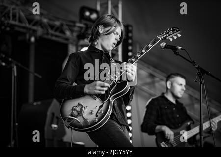 Toby Lee tritt beim Cornbury Festival 2022 live auf Stockfoto