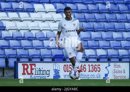 Birkenhead, Großbritannien. 13.. Juli 2022. Kyle Jameson von Tranmere Rovers in Aktion. Vorsaison-Freundschaftsspiel, Tranmere Rovers gegen Hearts im Prenton Park, Birkenhead, Wirral am Mittwoch, 13.. Juli 2022. Dieses Bild darf nur für redaktionelle Zwecke verwendet werden. Nur zur redaktionellen Verwendung, Lizenz für kommerzielle Nutzung erforderlich. Keine Verwendung bei Wetten, Spielen oder Veröffentlichungen in einem Club/einer Liga/einem Spieler.PIC von Chris Stading/Andrew Orchard Sports Photography/Alamy Live News Credit: Andrew Orchard Sports Photography/Alamy Live News Stockfoto