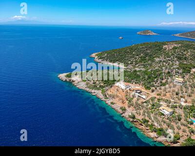 Luftaufnahme über Megali Ammos oder großen Sandstrand auf der westlichen Insel Alonissos, Griechenland, Europa Stockfoto