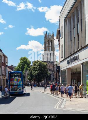 Die Parish and Guild Church of All Saints Pavement, York, North Yorkshire, England, UK. Heller sonniger Tag im Sommer. Stockfoto