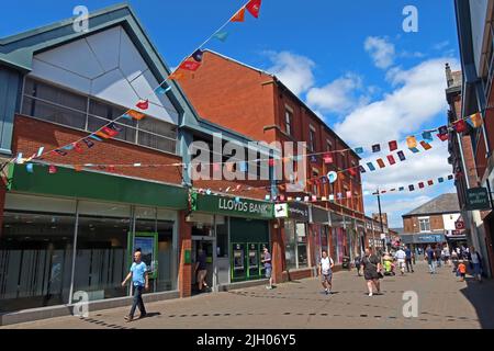 Leigh Town Centre, Lloyds Bank, 28-30 Ellesmere St, Spinning Gate, Leigh, Lancashire, England, Großbritannien, WN7 4PG Stockfoto