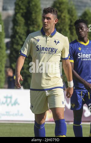 Mezzano, Italien, 13/7/2022, Roberto Piccoli von Hellas Verona Fcduring Hellas Verona A vs Hellas Verona B, 2-Grad-Spiel vor der Saison Serie A Tim 2022-23, im 'Centro Sportivo Intercomunale' Mezzano di Fiera di Primiero (TN), Italien, am 13. Juli 2022. Stockfoto