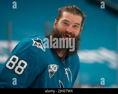 San Jose, USA. 29. März 2021. Brent Burns (88) von San Jose Sharks startet am Montag, den 29. März 2021, auf dem Eis vor ihrem Spiel gegen die Minnesota Wild im SAP Center in San Jose, Kalifornien. (Foto: Nhat V. Meyer/Bay Area News Group/TNS/Sipa USA) Quelle: SIPA USA/Alamy Live News Stockfoto