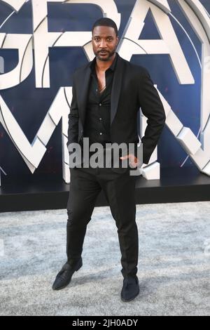 Hollywood, Ca. 13.. Juli 2022. EME Ikwuakor bei der Netflix-Premiere von The Grey man im TCL Chinese Theatre am 13. Juli 2022 in Hollywood, Kalifornien. Quelle: Saye Sadou/Media Punch/Alamy Live News Stockfoto