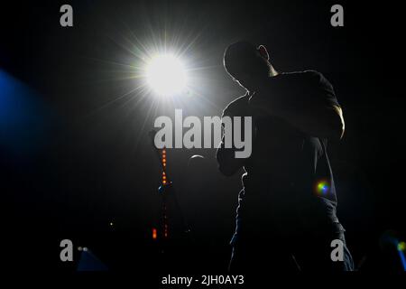 Rom, Italien. 13.. Juli 2022. Almamegretta während der Senghe Live Tour 2022, 13.. Juli 2022, Villa Ada Festival 2022, Roma, Italien Credit: Independent Photo Agency/Alamy Live News Stockfoto