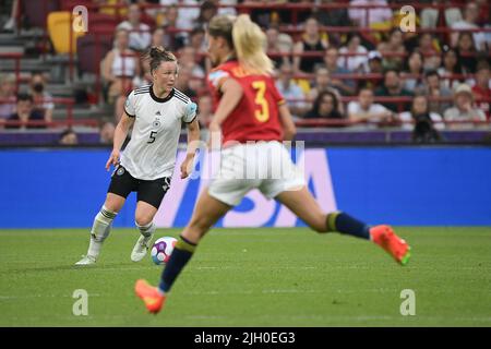 London, Großbritannien. 12.. Juli 2022. Fußball, Frauen: EM, Deutschland - Spanien, Vorrunde, die deutsche Marina Hegering spielt einen Ball. Quelle: Sebastian Gollnow/dpa/Alamy Live News Stockfoto