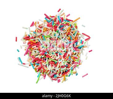 Haufen von Süßigkeiten mehrfarbigen Streuseln. Regenbogenfarbene Streusel isoliert auf weißem Hintergrund. Stockfoto