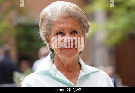 Hamburg, Deutschland. 13.. Juli 2022. Hannelore Lay, Vorsitzende der Kinderjahre-Stiftung, steht nach einer Presseveranstaltung in den Stadthöfe. Kredit: Marcus Brandt/dpa/Alamy Live Nachrichten Stockfoto