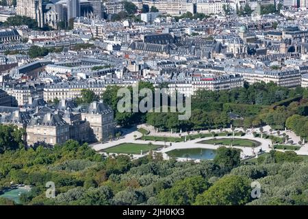 Paris, der Senat und der Jardin du Luxembourg, im 6e. Arrondissement, einem schicken Viertel im Zentrum, Luftaufnahme Stockfoto