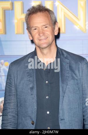 Jul 13, 2022 - London, England, UK - Alexander Armstrong besucht Anything Goes Press Night, Barbican Theatre Stockfoto