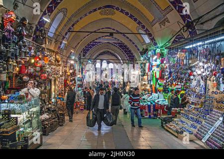 Der ältere Teil des Grand Bazaar (Kapaliçarsi), Istanbul, Türkei Stockfoto