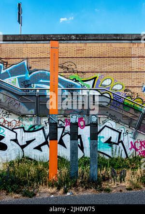 Gedenkmarken für die Berliner Maueropfer Georg Feldhahn & Siegfried Widera am Teltowkanal - Johannisthal, Berlin, Deutschland. Stockfoto