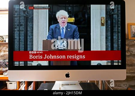 BBC News Live von Downing Street Statement 'Boris Johnson tritt zurück' auf Computerbildschirm in Großbritannien 7. Juli 2022 Stockfoto