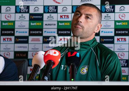 SITTARD, NIEDERLANDE - 14. JULI: Burak Yilmaz von Fortuna Sittard während der Präsentation von Burak Yilmaz im Fortuna Sittard Stadion am 14. Juli 2022 in Sittard, Niederlande (Foto von Jeroen Meuwsen/Orange Picts) Stockfoto